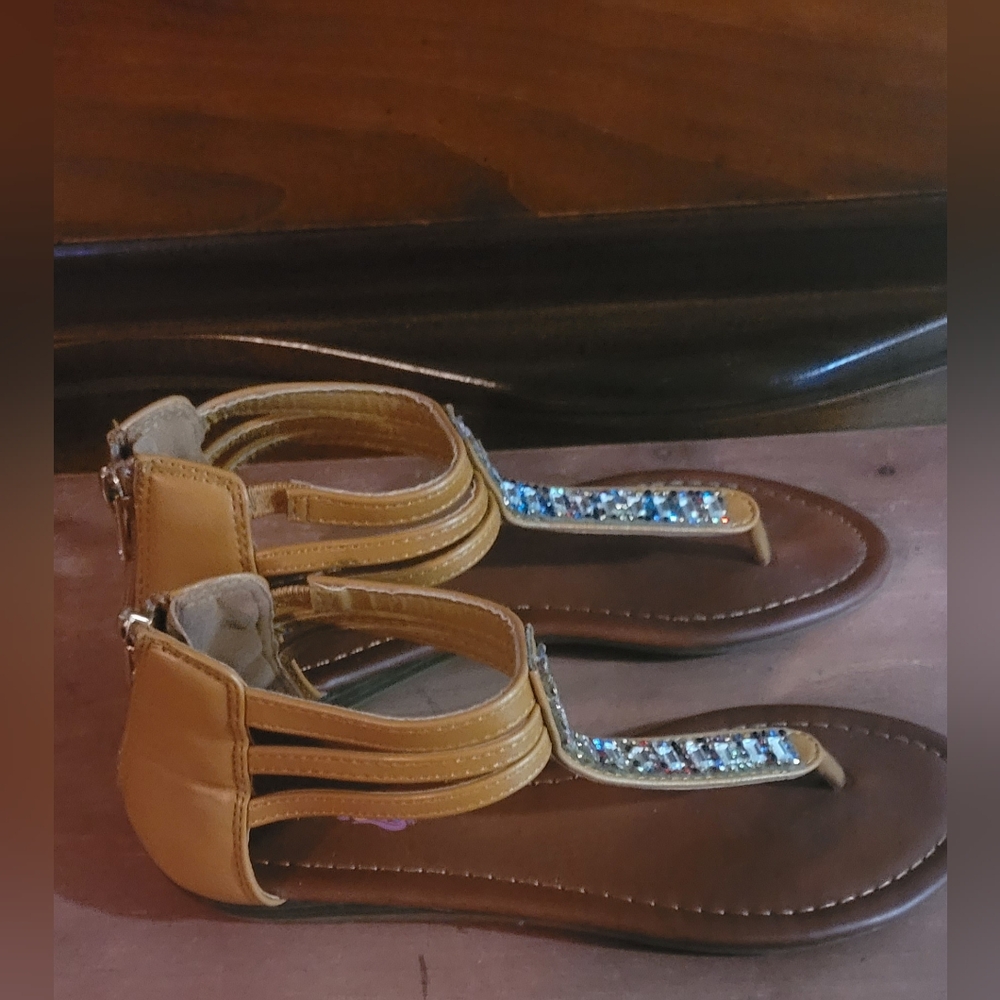 Girls Sandals - Picture 4 of 8